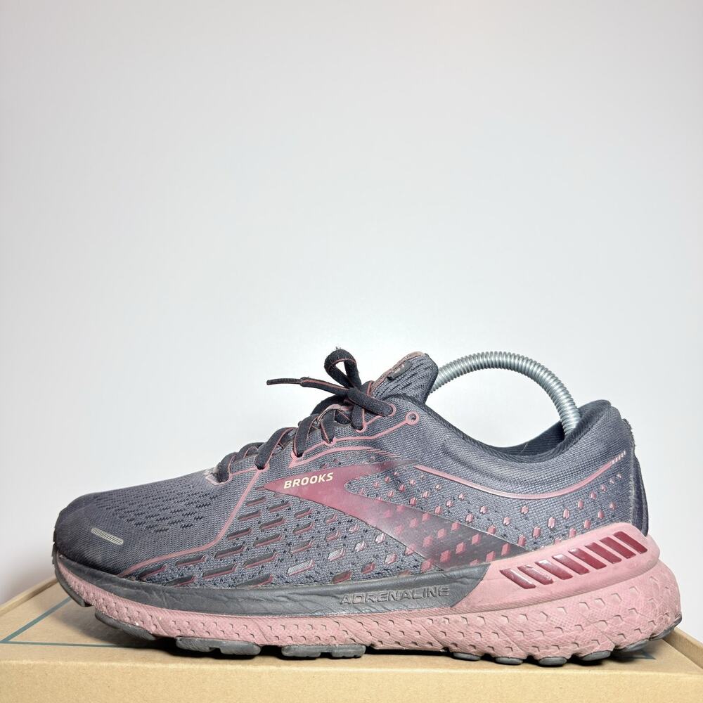 Brooks Adrenaline GTS 21 Womens Size 9 Wide D Running Shoes Gray Pink Sneakers